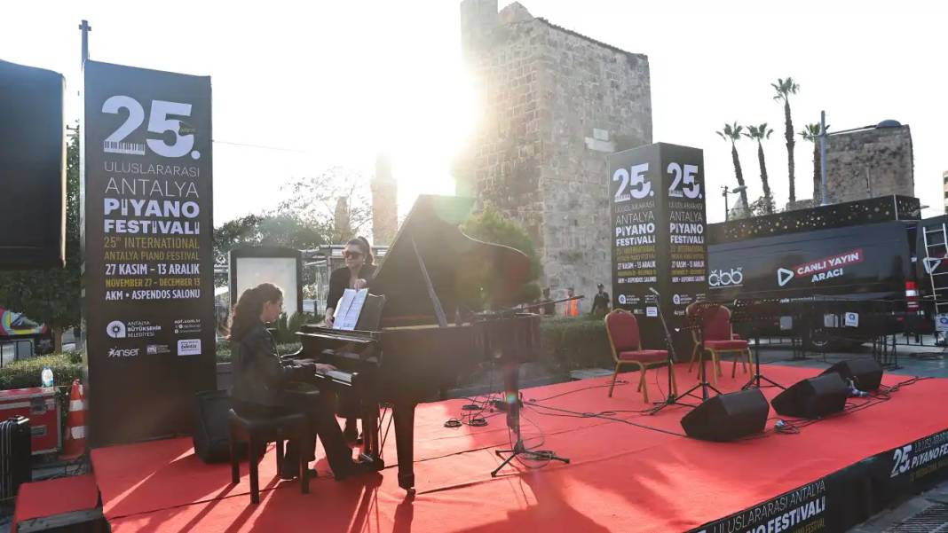 Antalya Piyano Festivali Sokaklara Taştı 7